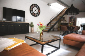Beautiful Design 2 BR Loft